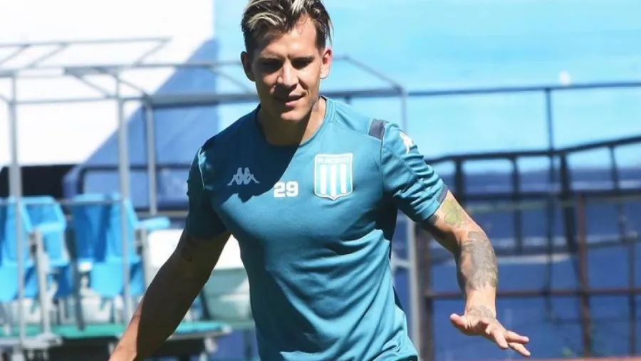La presencia del entrerriano Nicolás Reniero está en duda para el debut de Racing