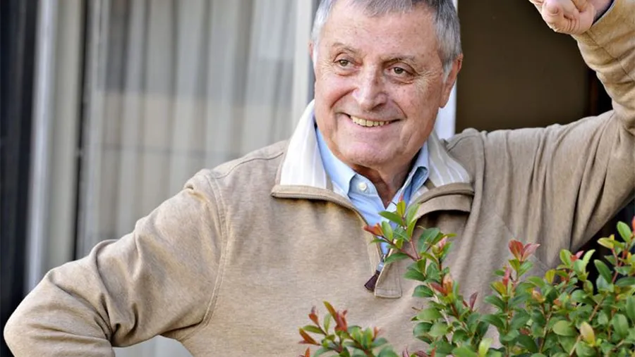 El comediante Gino Renni murió a los 78 años al complicarse el cuadro de coronavirus.