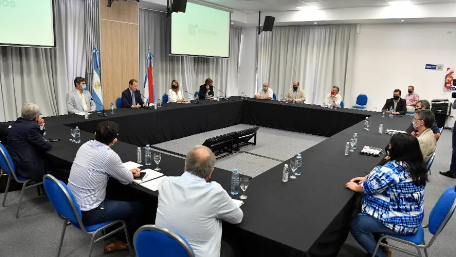 El Ejecutivo presentó aportes para consensuar un proyecto “de buenas prácticas agrícolas”