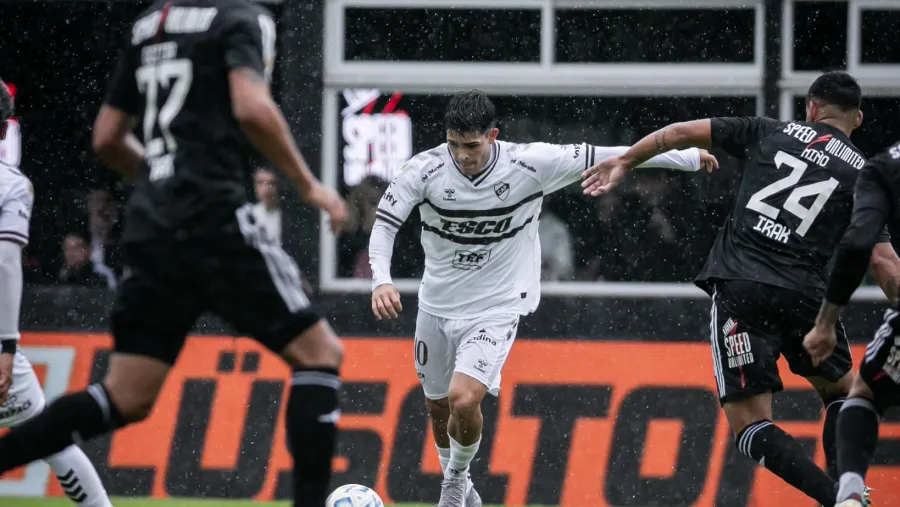 Deportivo Riestra venció a Platense y dio un buen paso en la lucha por clasificar Deportivo Riestra venció a Platense y dio un buen paso en la lucha por clasificar