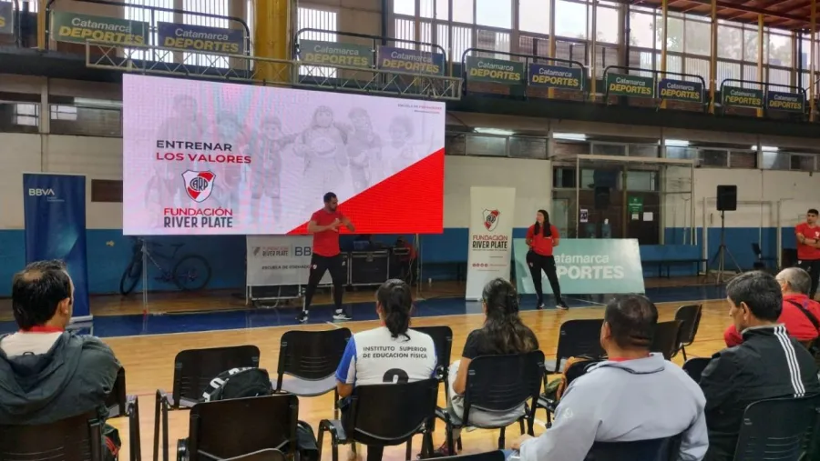 El gobierno provincial impulsa una capacitación deportiva y social para entrenadores