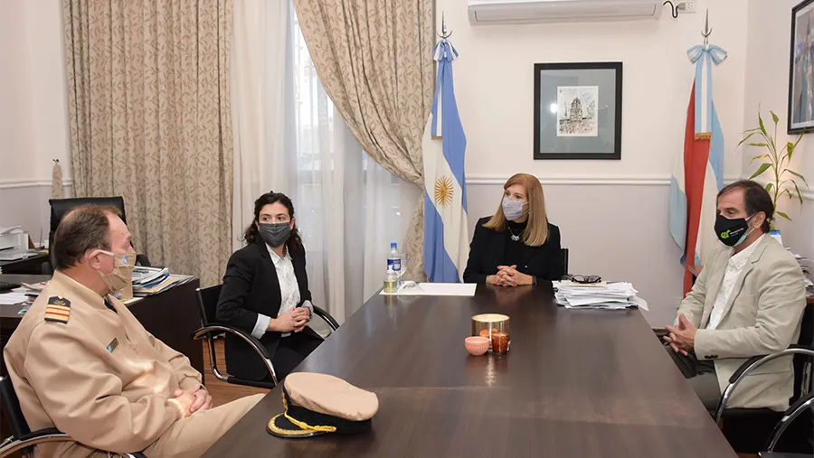 Rosario Romero con autoridades fuerzas federales