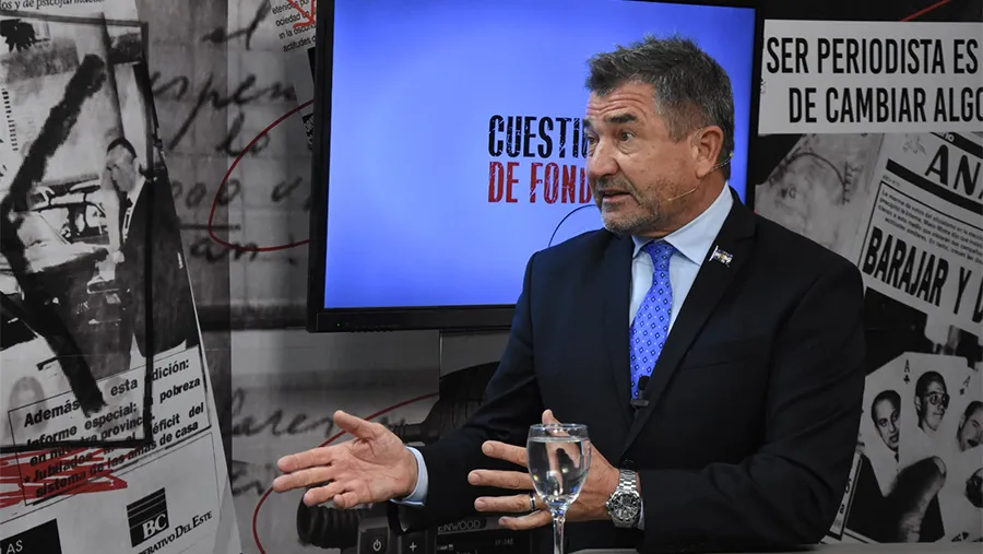 Roncaglia respecto de la creación de la División de Investigación de Actos de Corrupción. “La Policía no va a tener autonomía de investigación de actos de corrupción. Siempre va a investigar la Justicia. Siempre va a estar en cabeza del fiscal la investigación”. 