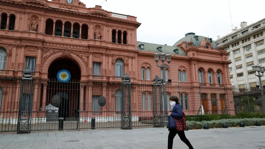 Vista de la Casa Rosada durante el aislamiento obligatorio adoptado para evitar la propagación el coronavirus.
