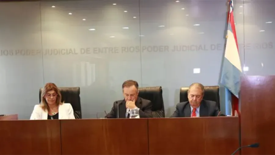La Sala Penal pidió medidas a la Procuración ante los “excesos” en el accionar policial. No hay cifras, pero sí hechos que motivaron el comunicado. La Sala Penal pidió medidas a la Procuración ante los “excesos” en el accionar policial. No hay cifras, pero sí hechos que motivaron el comunicado.