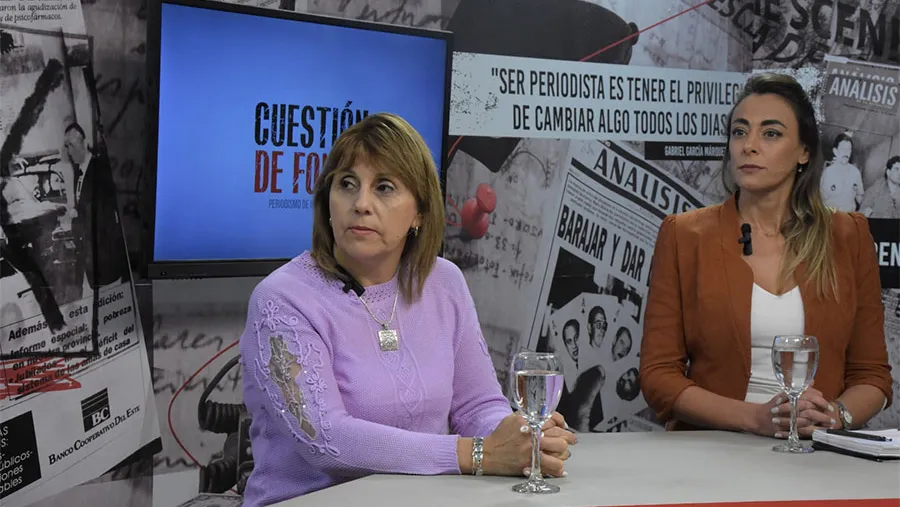 Salinas y Arrozogaray anticiparon en “Cuestión de Fondo” (Canal 9, Litoral) el debate que tendrán, seguramente, en la Cámara de Diputados de la provincia a partir del 10 de diciembre. Salinas y Arrozogaray anticiparon en “Cuestión de Fondo” (Canal 9, Litoral) el debate que tendrán, seguramente, en la Cámara de Diputados de la provincia a partir del 10 de diciembre.