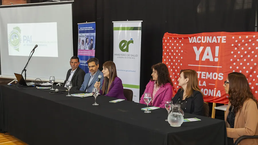 La ministra de Salud de Entre Ríos, Sonia Velázquez, disertó en el II Encuentro Provincial de Inmunizaciones.