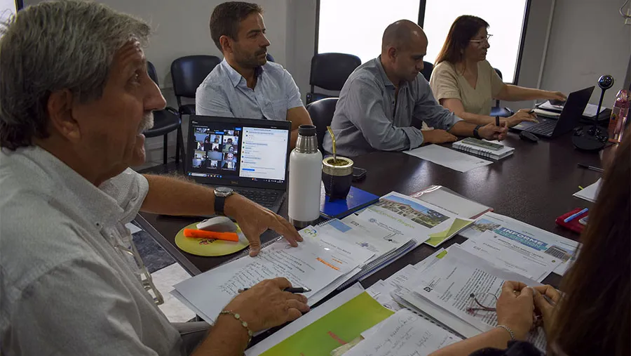 El ministro de Salud de la provincia, Guillermo Grieve, presidió el primer encuentro de directores de hospitales del año. El ministro de Salud de la provincia, Guillermo Grieve, presidió el primer encuentro de directores de hospitales del año.