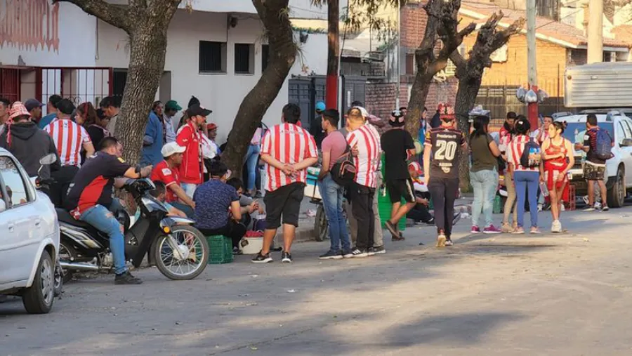 Asesinaron a un hincha de San Martín de Tucumán en la previa del partido con Belgrano Asesinaron a un hincha de San Martín de Tucumán en la previa del partido con Belgrano
