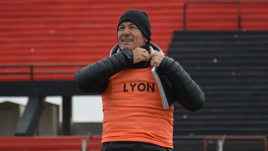 “El equipo sabe cómo se deben jugar estos partidos”, avisó Mario Sciacqua