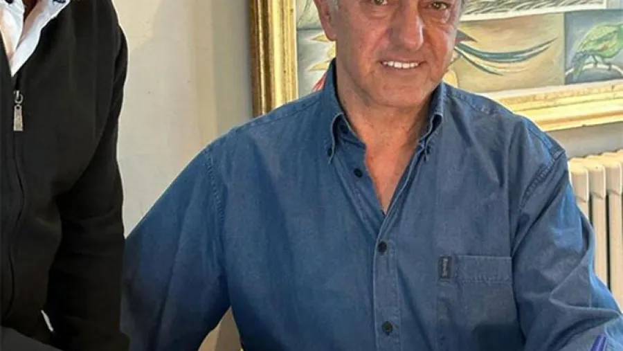 Scioli competirá en las PASO de Unión por la Patria en representación de la corriente interna “Unidos Triunfaremos”. Scioli competirá en las PASO de Unión por la Patria en representación de la corriente interna “Unidos Triunfaremos”.
