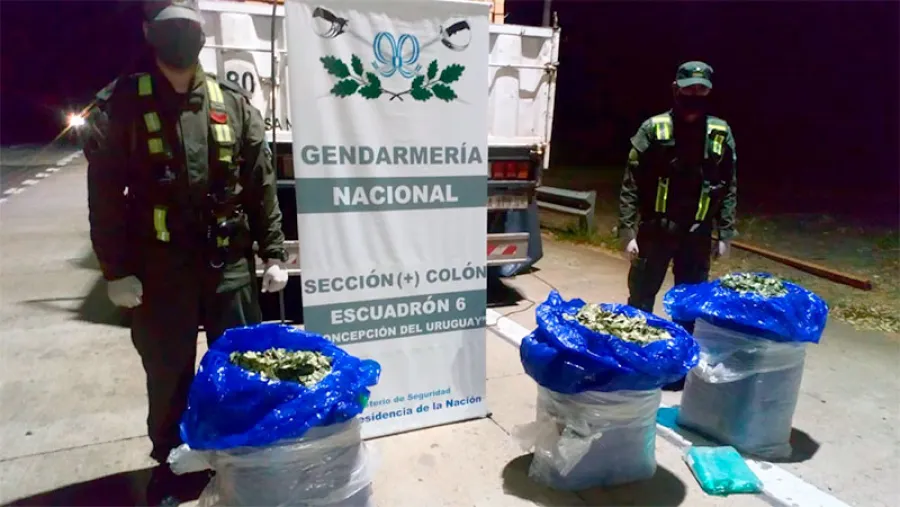 Secuestraron 67 kilos de hojas de coca en ruta 14 Secuestraron 67 kilos de hojas de coca en ruta 14