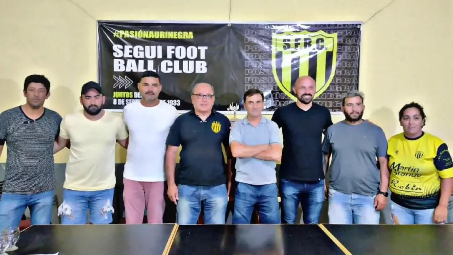 Renzo Vera colgó los botines y se convirtió en el DT de Seguí FBC