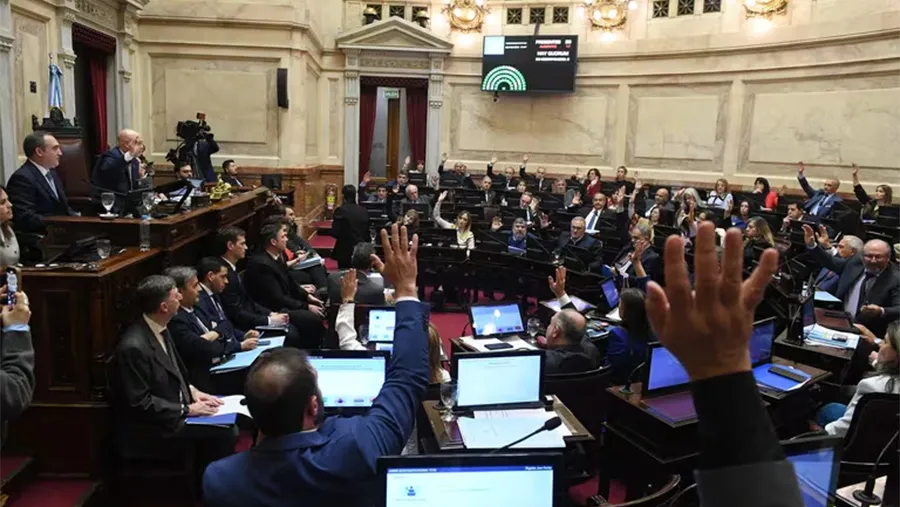 El Senado volverá a sesionar el próximo jueves y el oficialismo deberá soportar otra derrota. El Senado volverá a sesionar el próximo jueves y el oficialismo deberá soportar otra derrota.