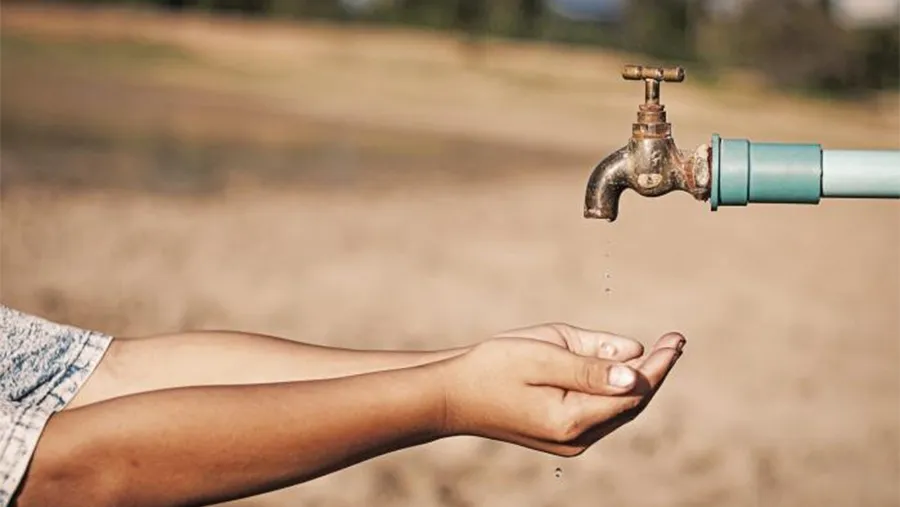 La sequía también genera varias enfermedades y afectaciones a la piel, además de que la escasez de agua también aumenta el riesgo de enfermedades infecciosas. La sequía también genera varias enfermedades y afectaciones a la piel, además de que la escasez de agua también aumenta el riesgo de enfermedades infecciosas.