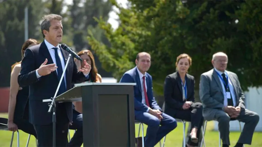 Massa encara su segundo trimestre al mando del timón económico con el desafío de construir un puente hasta el próximo ingreso de divisas de la cosecha gruesa.