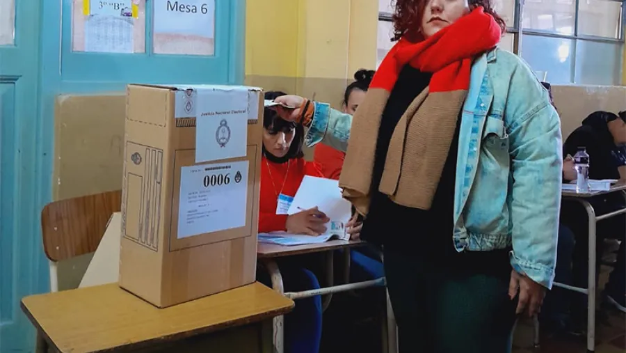 Sofía Cáceres Sforza reconoció que ahora lo importante es superar el piso del 1.5 por ciento que exige estas PASO. Sofía Cáceres Sforza reconoció que ahora lo importante es superar el piso del 1.5 por ciento que exige estas PASO.