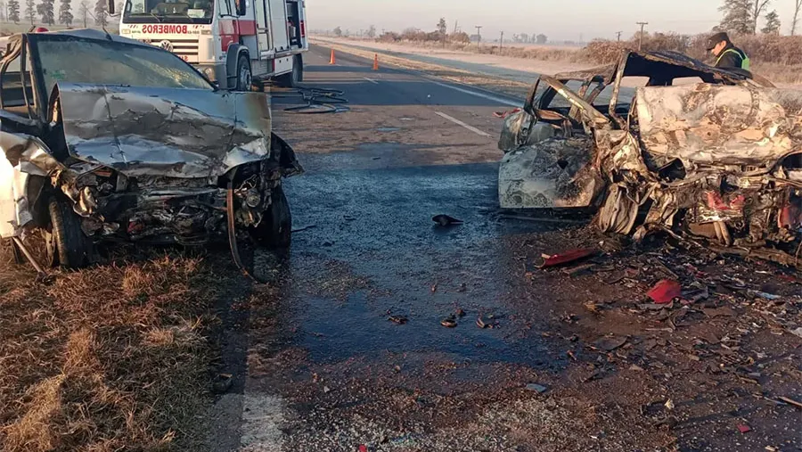 Una de las víctimas murió en el impacto, mientras que las otras 4 fallecieron calcinadas.