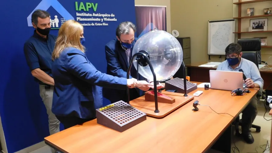 Sortearon viviendas para familias de cuatro localidades entrerrianas