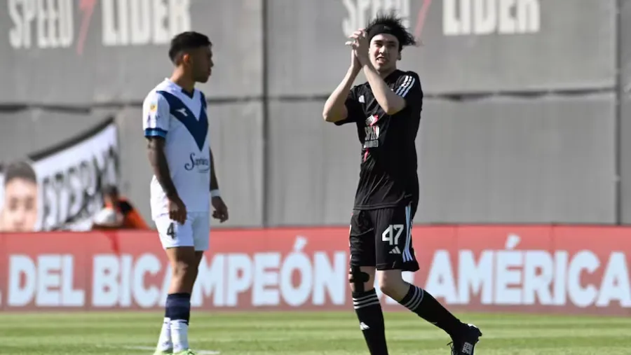 Otro papelón de Riestra: puso a un streamer de titular y lo sacó antes de los dos minutos