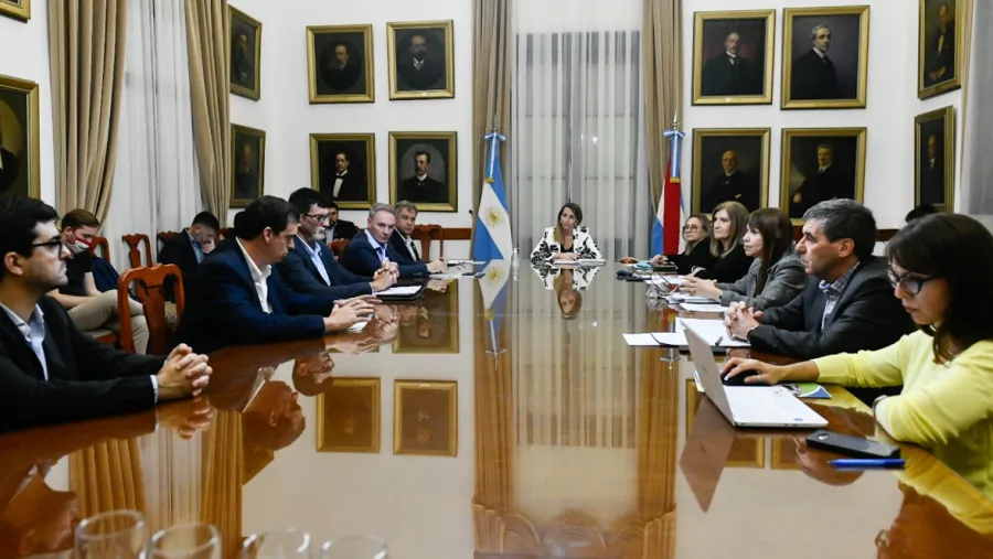 El gobierno recibió a intendentes de Cambiemos en el marco de la emergencia