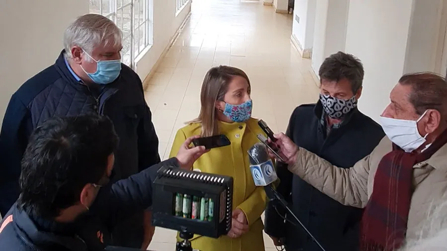 La vicegobernadora Laura Stratta recorrió Victoria, su ciudad natal y anunció obras de infraestructura y la extensión de la red de gas.