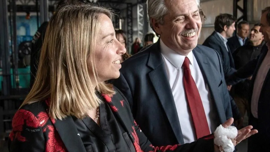 Laura Stratta con Alberto Fernández (foto: archivo)