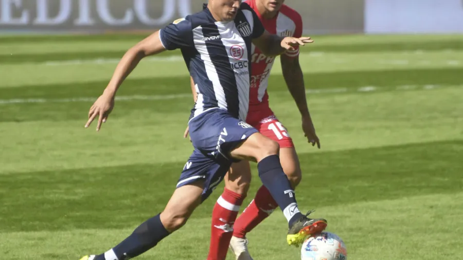 Talleres le dio un duro cachetazo a Unión en el inicio de la décima fecha Talleres le dio un duro cachetazo a Unión en el inicio de la décima fecha