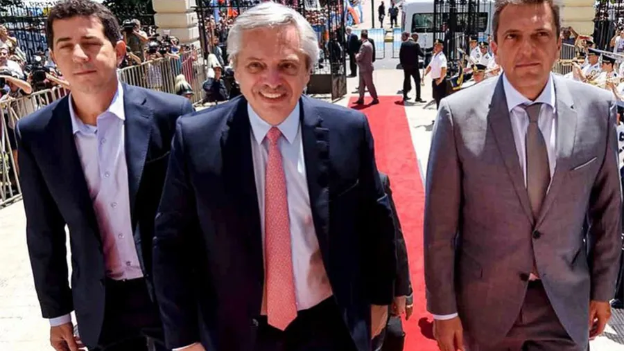 Imagen de archivo de Eduardo “Wado” de Pedro, Alberto Fernández y Sergio Massa.