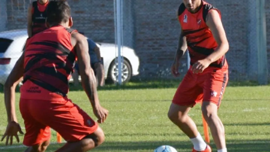 Fútbol: Patronato retomó las tareas con la presencia de Torres y la vuelta de Ibáñez