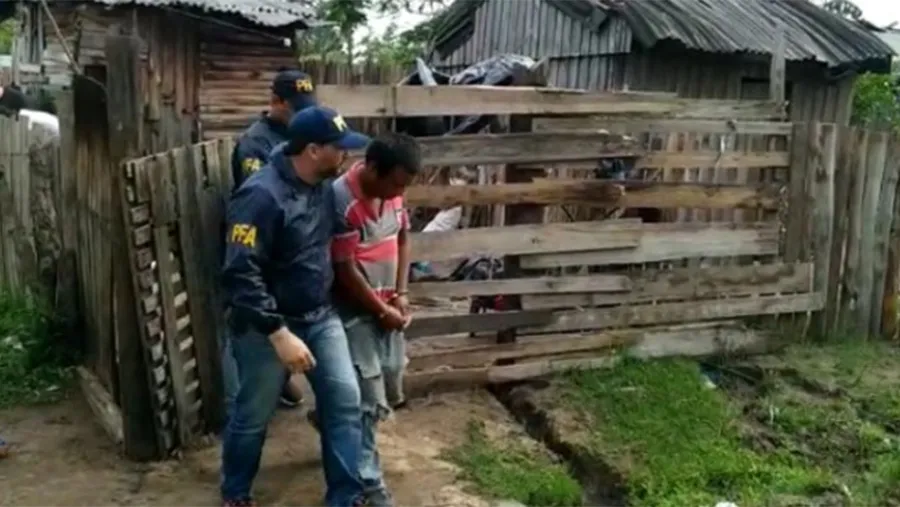 Ramírez aseguró que la chica le dijo que tenía 19 años; que la recibió y le iba a conseguir trabajo.