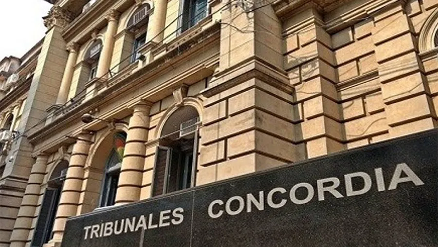 Un empleado de la Unidad Fiscal de Concordia fue sumariado porque lo acusan de pasar datos a un reconocido narco. Un empleado de la Unidad Fiscal de Concordia fue sumariado porque lo acusan de pasar datos a un reconocido narco.
