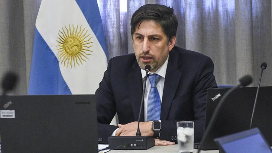 El ministro de Educación de la Nación, Nicolás Trotta, reconoció que las clases presenciales podrían reanudarse en agosto siempre y cuando no haya circulación comunitaria del coronavirus. El ministro de Educación de la Nación, Nicolás Trotta, reconoció que las clases presenciales podrían reanudarse en agosto siempre y cuando no haya circulación comunitaria del coronavirus.