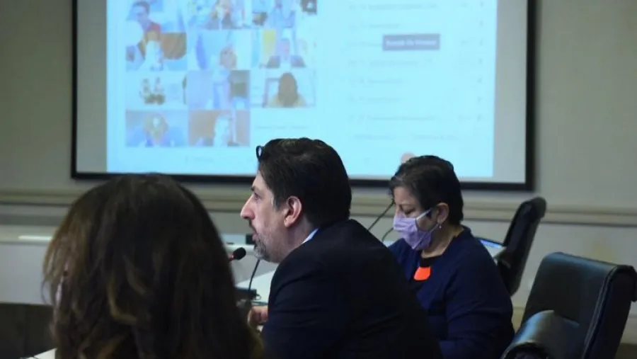 Los ministros de Educación acordaron sostener las clases presenciales en todo el país