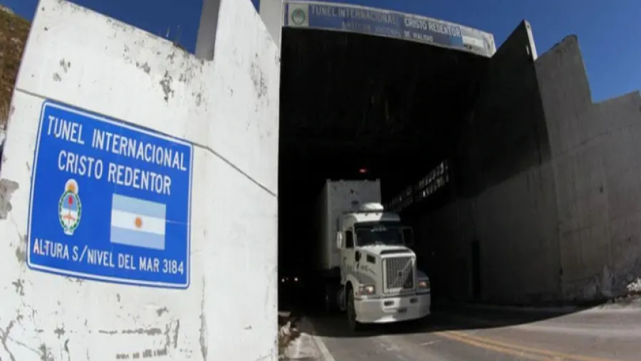 Está en proceso de licitación el Túnel Caracoles, una segunda vía del cruce Cristo Redentor. La obra tiene un costo estimado de USD 750 millones