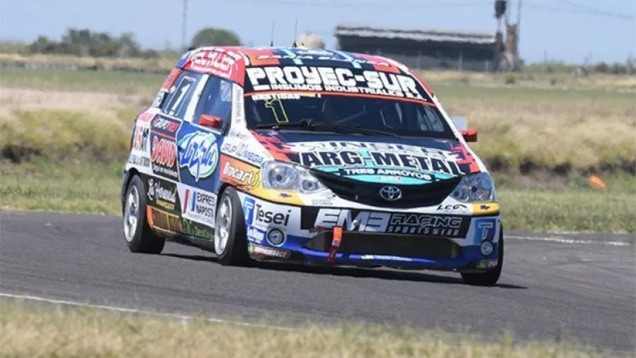 Turismo Pista en Concordia: el paranaense Exequiel Bastidas fue el más veloz de la Clase 3 Turismo Pista en Concordia: el paranaense Exequiel Bastidas fue el más veloz de la Clase 3