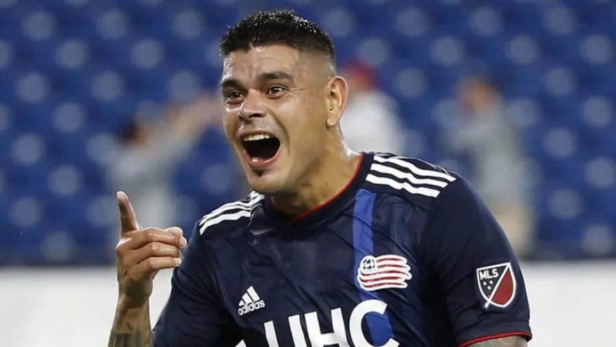 MLS: el entrerriano Gustavo Bou renovó por dos años con New England Revolution