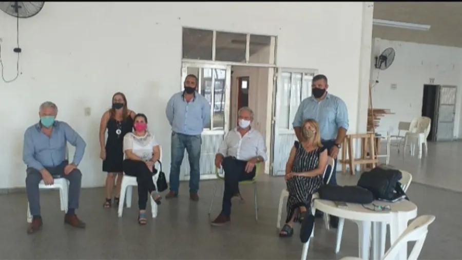 Legisladores nacionales y provinciales visitaron Federación para apoyar a los concejales de Juntos por el Cambio y advertir sobre la grave situación económica financiera que atraviesa ese Municipio.