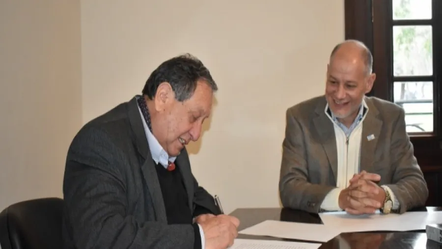 Se firmó el convenio entre UNER y AFMER