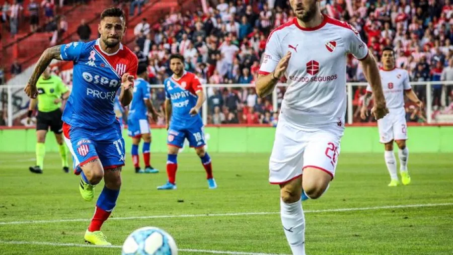 Con el tiro del final, Unión rescató un punto ante Independiente en Santa Fe Con el tiro del final, Unión rescató un punto ante Independiente en Santa Fe