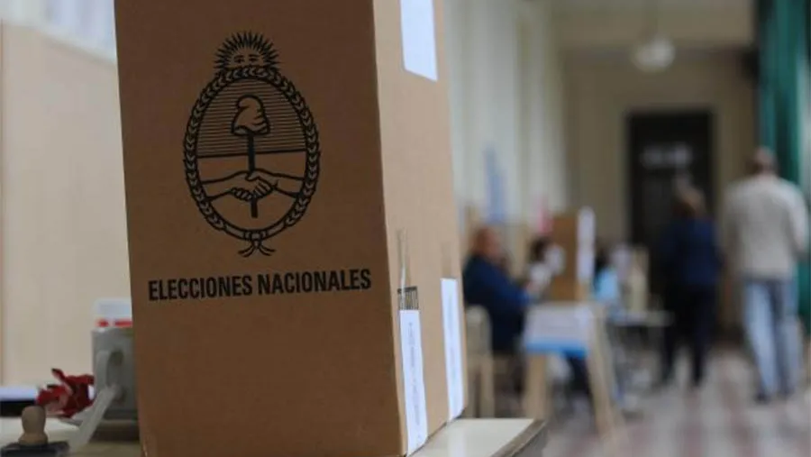 De acuerdo a las primeras encuestas post cierre de listas se verifica una nítida caída de Milei al tercer lugar; Bullrich y Larreta disputan una interna pareja; Massa pone más competitivo a UP. De acuerdo a las primeras encuestas post cierre de listas se verifica una nítida caída de Milei al tercer lugar; Bullrich y Larreta disputan una interna pareja; Massa pone más competitivo a UP.
