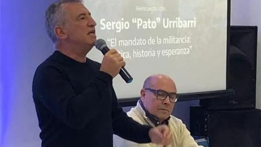 Sergio Urribarri recorre la provincia en lo que él denomina “encuentro con la militancia”. La nueva convocatoria será el 10 de febrero en el Club Echagüe de Paraná. Sergio Urribarri recorre la provincia en lo que él denomina “encuentro con la militancia”. La nueva convocatoria será el 10 de febrero en el Club Echagüe de Paraná.