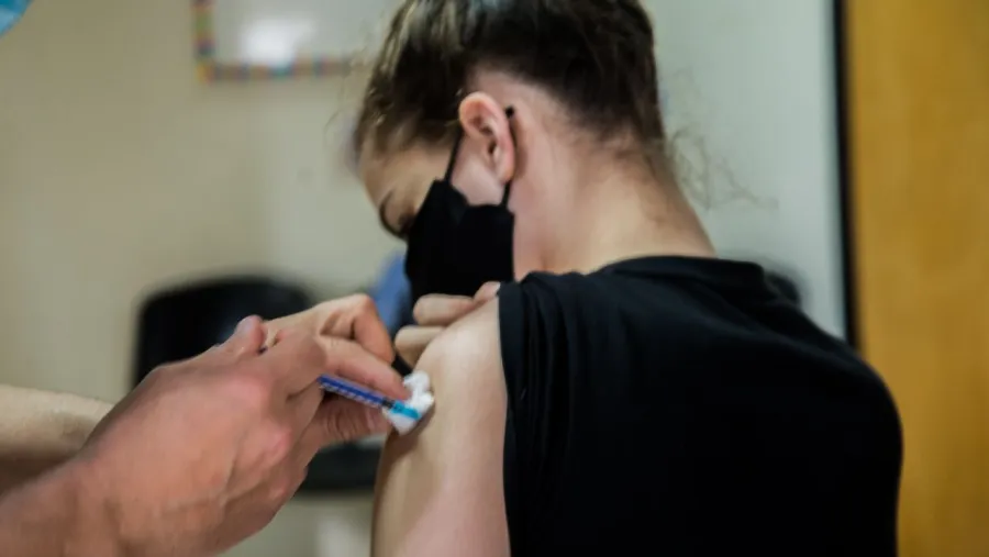 Implementarán estrategias para completar la vacunación en población que aún no se inmunizó