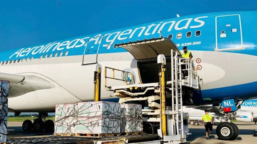 El viernes llegaron tres vuelos: uno desde Beijing y dos desde Memphis, siendo el mayor arribo de vacunas en un solo día con más de 4,2 millones de dosis. El viernes llegaron tres vuelos: uno desde Beijing y dos desde Memphis, siendo el mayor arribo de vacunas en un solo día con más de 4,2 millones de dosis.