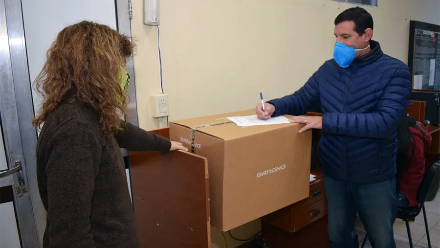 Efectores de los Departamentos Paraná; Gualeguaychú; Gualeguay y Victoria recibieron computadoras para reformar el trabajo de los vacunatorios y de los Centros de Salud.