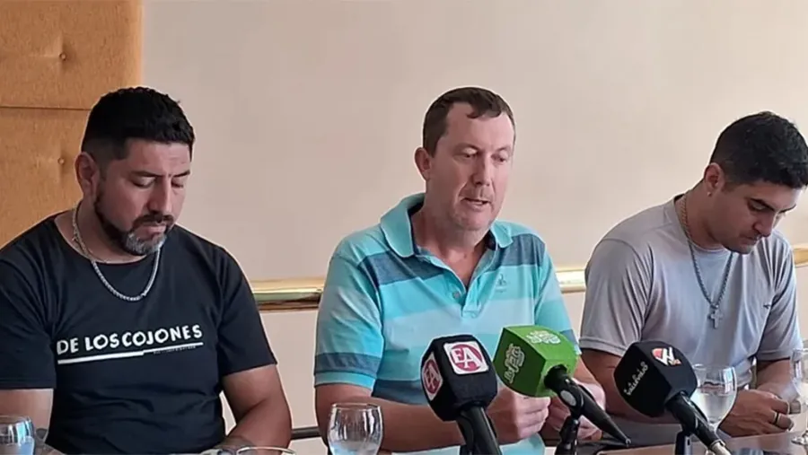 Hernán Rausch, sobreviviente de un caso, manifestó su apoyo a los denunciantes del cura López Márquez. Hernán Rausch, sobreviviente de un caso, manifestó su apoyo a los denunciantes del cura López Márquez.
