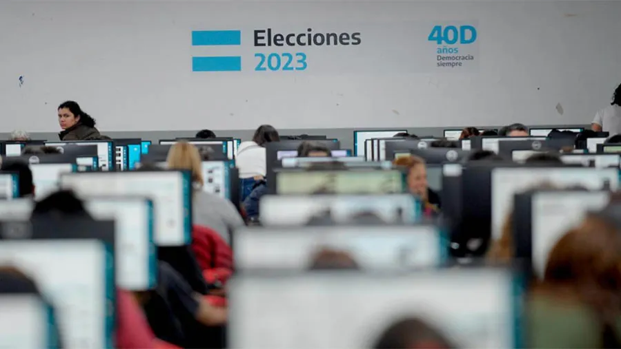 En caso que hoy ninguna fuerza electoral logre el triunfo exigido para ganar en primera vuelta, el balotaje se realizará el 19 de noviembre. En caso que hoy ninguna fuerza electoral logre el triunfo exigido para ganar en primera vuelta, el balotaje se realizará el 19 de noviembre.