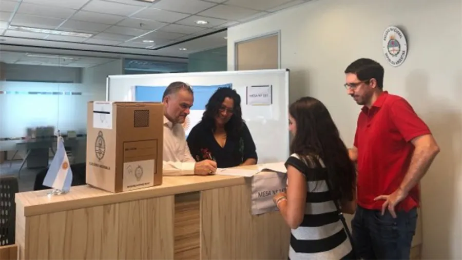 votación extranjero