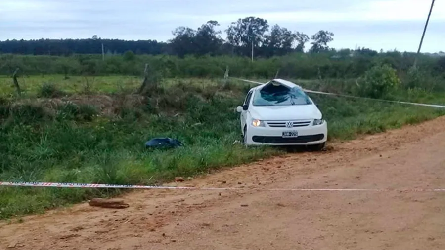 El siniestro vial ocurrió en la tarde de ayer, en un camino de ripio de Federación. El siniestro vial ocurrió en la tarde de ayer, en un camino de ripio de Federación.