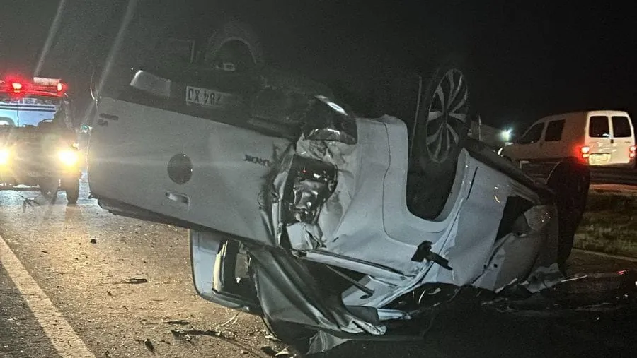 El siniestro vial se produjo en el kilómetro 157 de la RN 12. Un fallecido y cinco personas en grave estado.